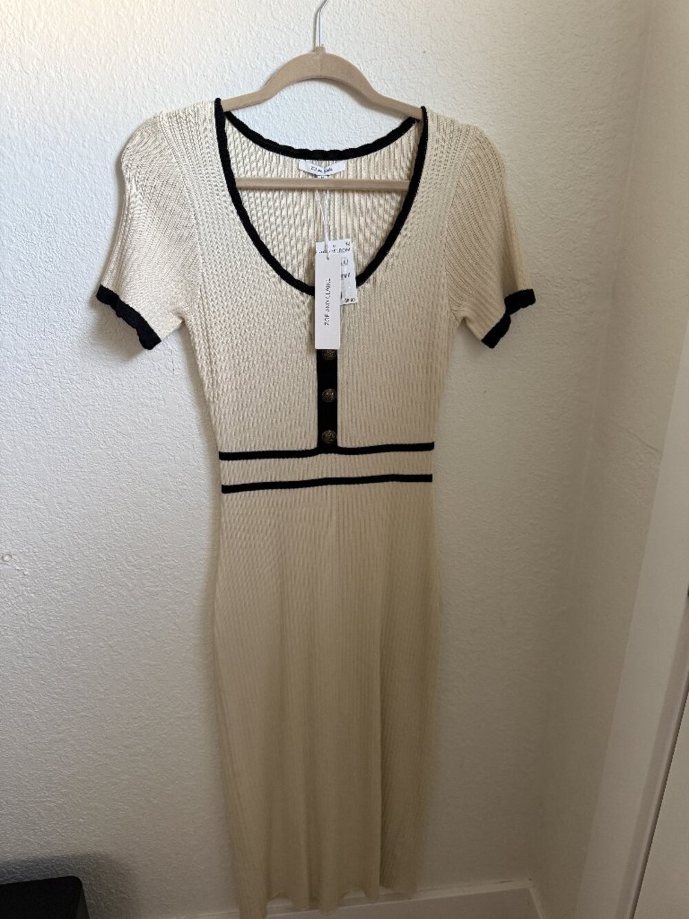 Zoe and Claire Tipped Button Front Midi Sweater Dress Cream Black M NWT